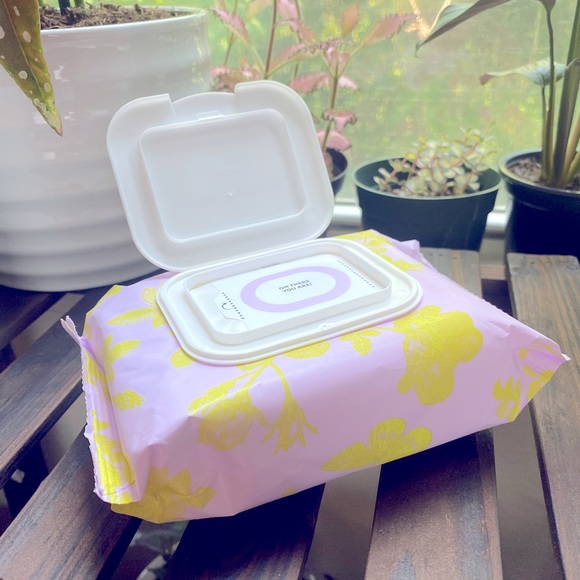 🆕$8 in Bundle🦋 Refreshments Cleansing Face Wipes - Picture 2 of 2